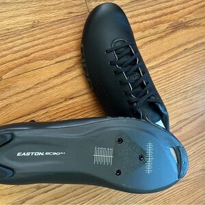 Giro Men's Black Cycling Shoes with Easton Soles
Brand New